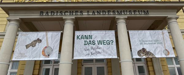 Preview "Kann das weg?" - Mitglieder sind begeistert von der 5. Volontär*innen-Ausstellung